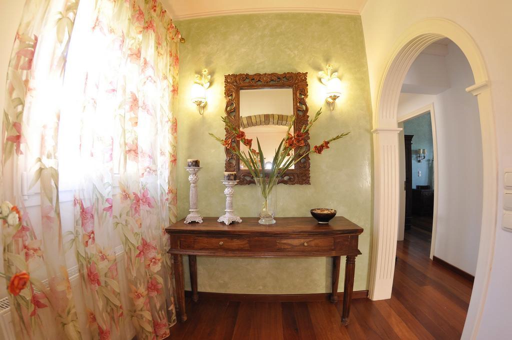 Villa Romantica Perama  Rom bilde