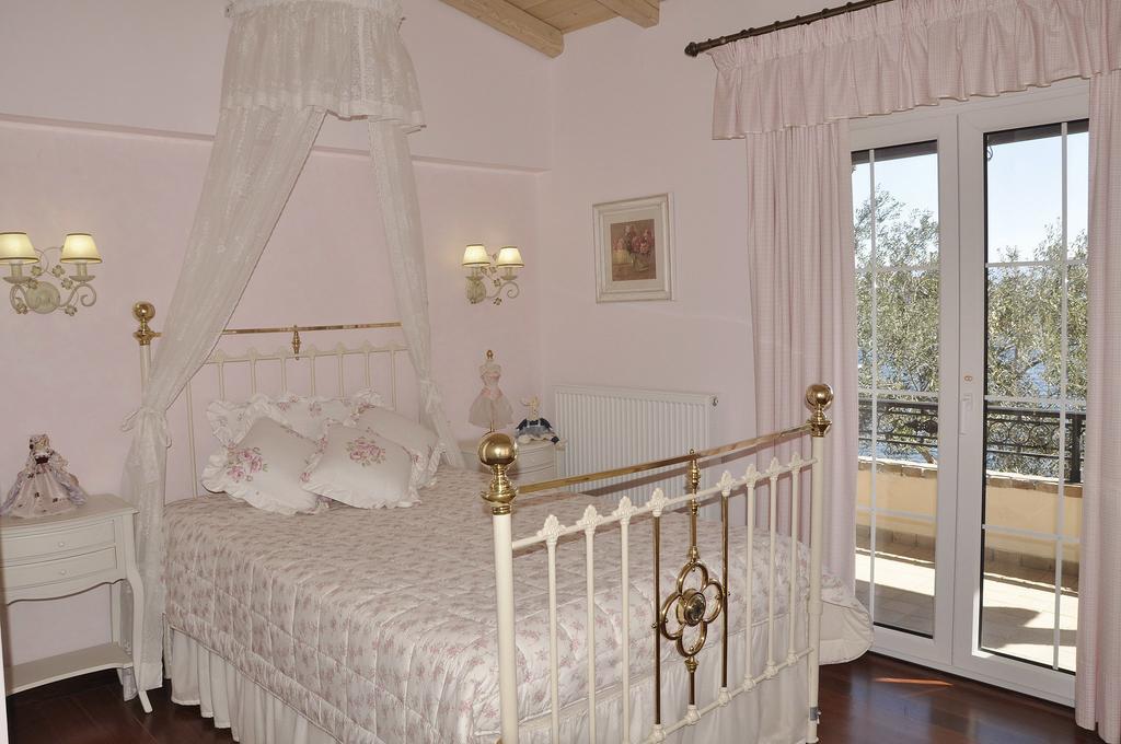 Villa Romantica Perama  Rom bilde