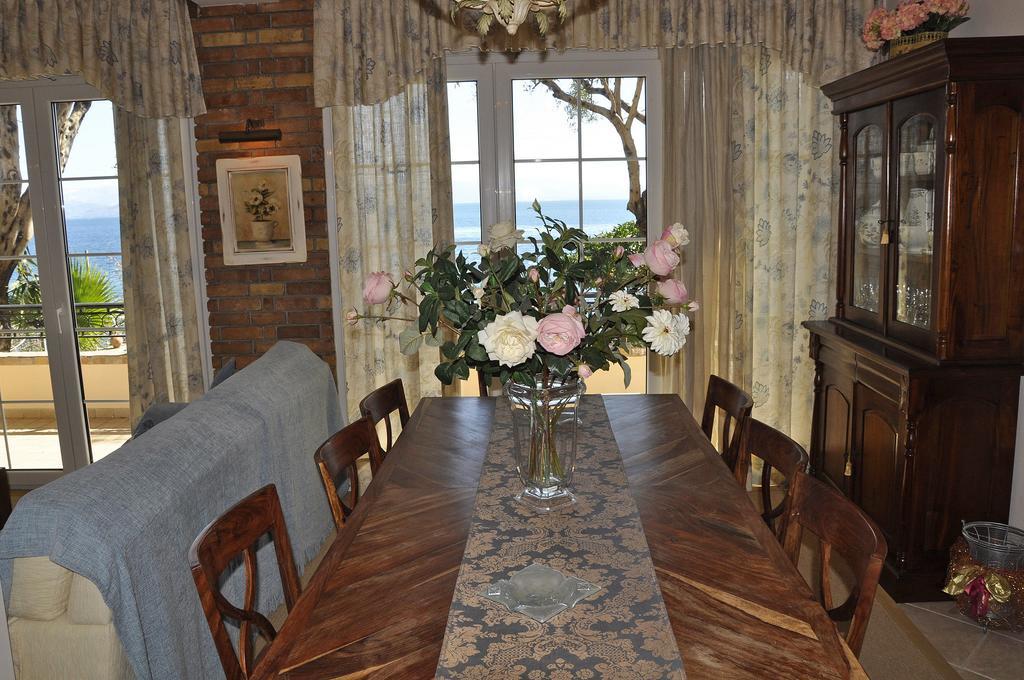 Villa Romantica Perama  Rom bilde